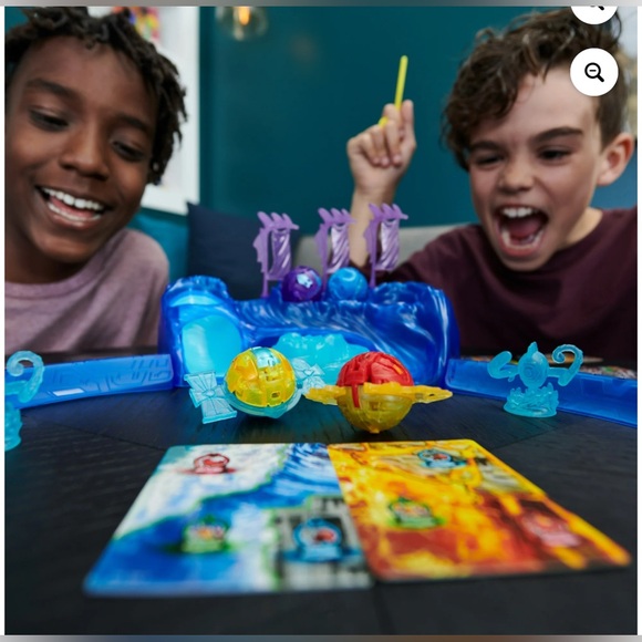 Bakugan Deluxe Training Playset with Special Attack Mantid, Dragonoid, and Octog - Picture 4 of 15